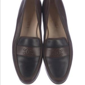CHANEL two-tone leather loafers